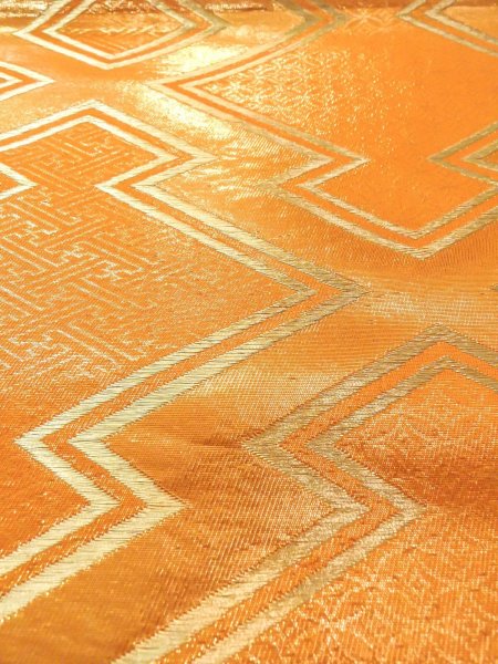 画像9: N0913P 袋帯 女性用着物 シルク(正絹)  光沢のある 橙色 紗綾形文 【中古】 【USED】 【リサイクル】 ★★★★☆ (9)