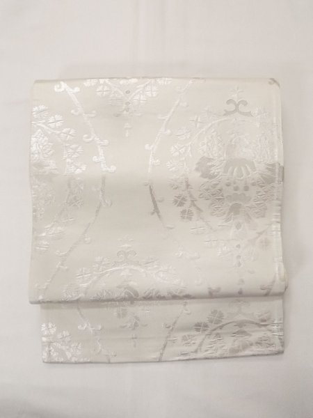 画像2: N0913V 袋帯 女性用着物 シルク(正絹)  光沢のある 銀色 唐花 【中古】 【USED】 【リサイクル】 ★★☆☆☆ (2)