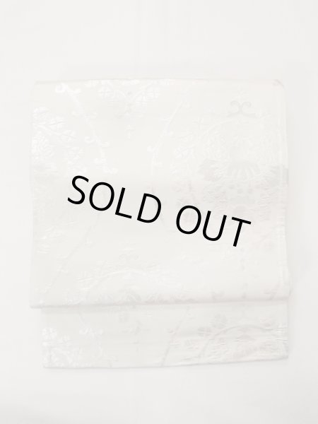 画像2: N0913V 袋帯 女性用着物 シルク（正絹）  光沢のある 銀色 唐花 【中古】 【USED】 【リサイクル】 ★★☆☆☆ (2)