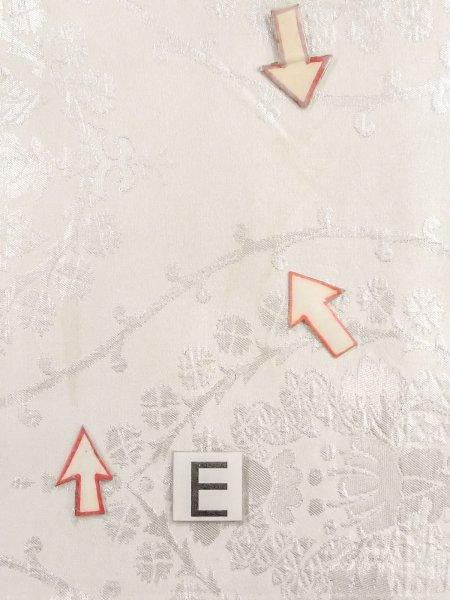 画像17: N0913V 袋帯 女性用着物 シルク(正絹)  光沢のある 銀色 唐花 【中古】 【USED】 【リサイクル】 ★★☆☆☆ (17)