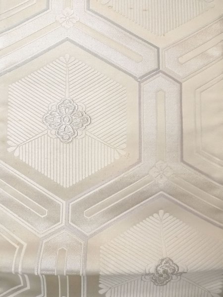 画像4: N0913W 袋帯 女性用着物 シルク(正絹)  光沢のある 銀色 花 【中古】 【USED】 【リサイクル】 ★★☆☆☆ (4)