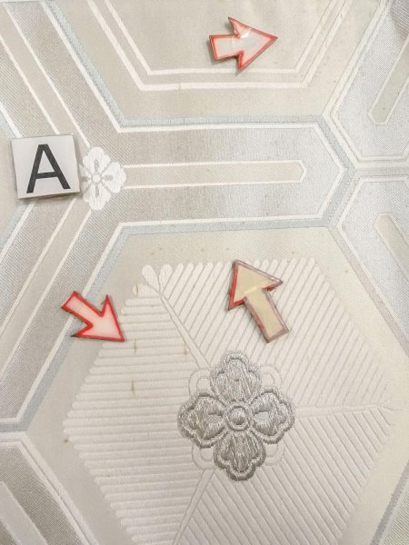 画像12: N0913W 袋帯 女性用着物 シルク(正絹)  光沢のある 銀色 花 【中古】 【USED】 【リサイクル】 ★★☆☆☆ (12)