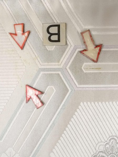 画像13: N0913W 袋帯 女性用着物 シルク(正絹)  光沢のある 銀色 花 【中古】 【USED】 【リサイクル】 ★★☆☆☆ (13)