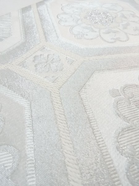 画像8: N0913Y 袋帯 女性用着物 化繊  光沢のある 銀色 唐花 【中古】 【USED】 【リサイクル】 ★★★☆☆ (8)