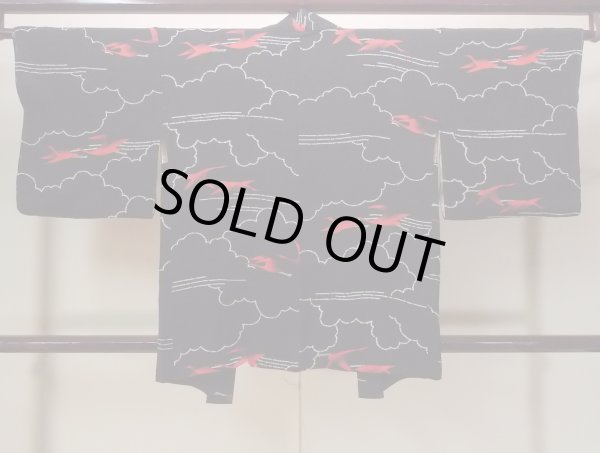 画像2: N0920I  女性用 羽織  シルク（正絹）   黒, 鶴 【中古】 【USED】 【リサイクル】 ★★★☆☆ (2)