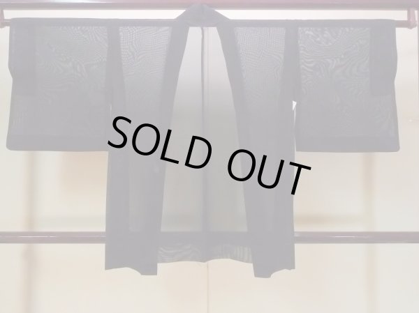 画像2: N0921A  女性用 羽織  シルク（正絹）   黒, 花 【中古】 【USED】 【リサイクル】 ★★★☆☆ (2)