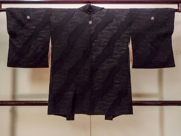 画像2: N0921B Mint  女性用 羽織  シルク(正絹)   黒, 縞 【中古】 【USED】 【リサイクル】 ★★★★☆ (2)