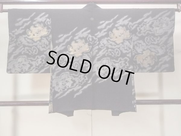 画像2: N0930B 女性用羽織  シルク(正絹) 黒, 花 【中古】【USED】【リサイクル】 ★★★★☆【N0930B】 (2)