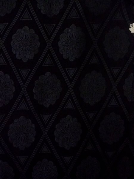 画像4: N0930F 女性用羽織  シルク（正絹） 黒, 菊 【中古】【USED】【リサイクル】 ★★☆☆☆【N0930F】 (4)