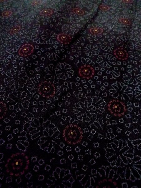 画像8: N0930O 女性用羽織  シルク(正絹) 黒, 花 【中古】【USED】【リサイクル】 ★★★★☆【N0930O】 (8)