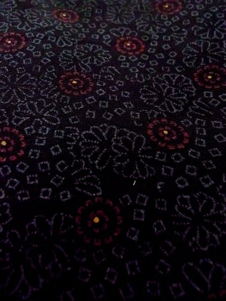 画像10: N0930O 女性用羽織  シルク(正絹) 黒, 花 【中古】【USED】【リサイクル】 ★★★★☆【N0930O】 (10)