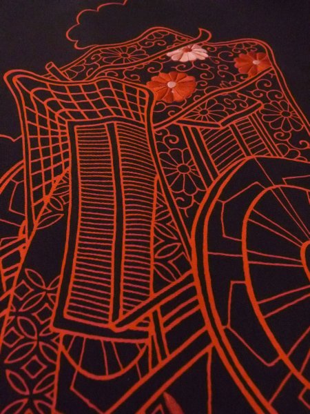 画像8: N0930Q 女性用羽織  シルク（正絹） 黒, 菊 【中古】【USED】【リサイクル】 ★★★★☆【N0930Q】 (8)