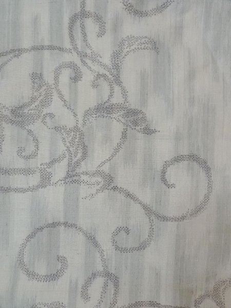 画像3: N1007H 女性用紬 小地谷紬 シルク(正絹) 淡い灰色, 唐花 【中古】【USED】【リサイクル】 ★★☆☆☆【N1007H】 (3)