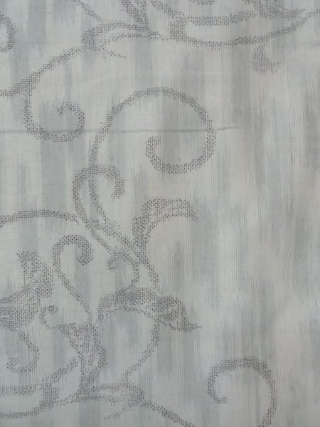 画像4: N1007H 女性用紬 小地谷紬 シルク(正絹) 淡い灰色, 唐花 【中古】【USED】【リサイクル】 ★★☆☆☆【N1007H】 (4)