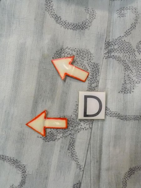 画像17: N1007H 女性用紬 小地谷紬 シルク(正絹) 淡い灰色, 唐花 【中古】【USED】【リサイクル】 ★★☆☆☆【N1007H】 (17)