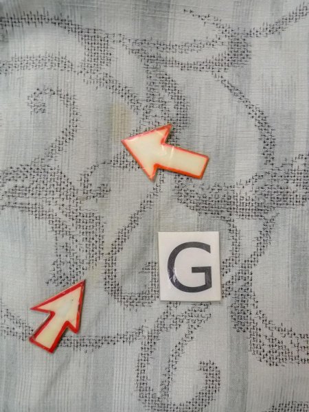 画像20: N1007H 女性用紬 小地谷紬 シルク(正絹) 淡い灰色, 唐花 【中古】【USED】【リサイクル】 ★★☆☆☆【N1007H】 (20)