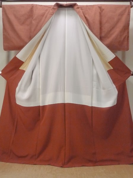 画像2: N1007L 女性用紬  シルク(正絹) 灰色がかった朱赤,  【中古】【USED】【リサイクル】 ★★★☆☆【N1007L】 (2)