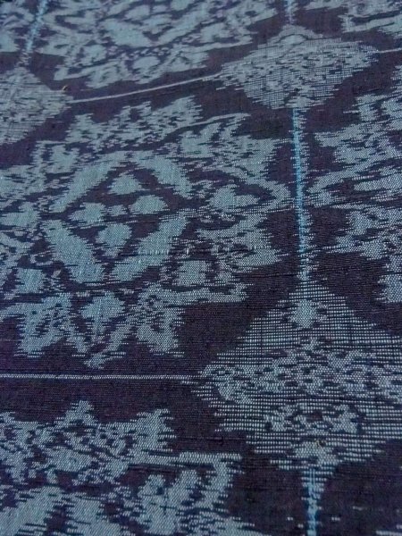 画像7: N1007M 女性用紬 小地谷紬 シルク(正絹) 深い藍, 唐花 【中古】【USED】【リサイクル】 ★★★☆☆【N1007M】 (7)