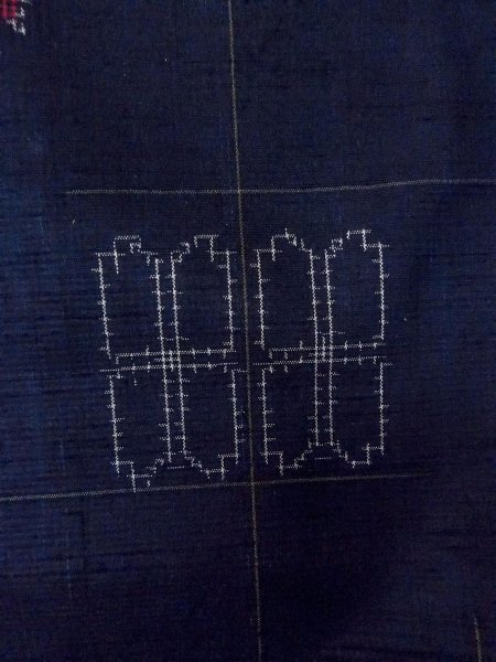 画像7: N1007R 女性用紬  シルク（正絹） 深い藍, 蝶々 【中古】【USED】【リサイクル】 ★★★★☆【N1007R】 (7)