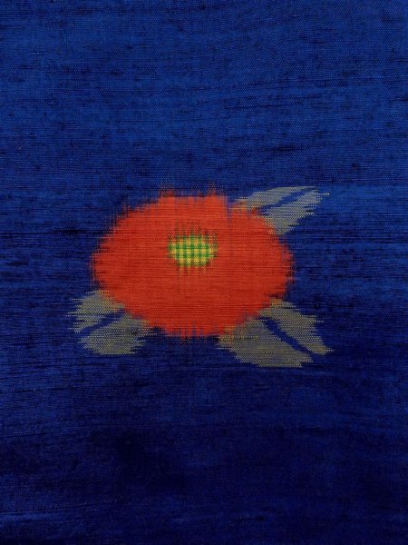 画像5: N1007T 女性用紬  シルク(正絹) 鮮やか青, 菊 【中古】【USED】【リサイクル】 ★★★☆☆【N1007T】 (5)