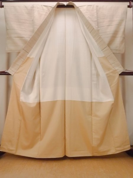 画像2: N1008D 女性用紬  シルク(正絹) 薄いアイボリー, 線 【中古】【USED】【リサイクル】 ★★★★☆【N1008D】 (2)