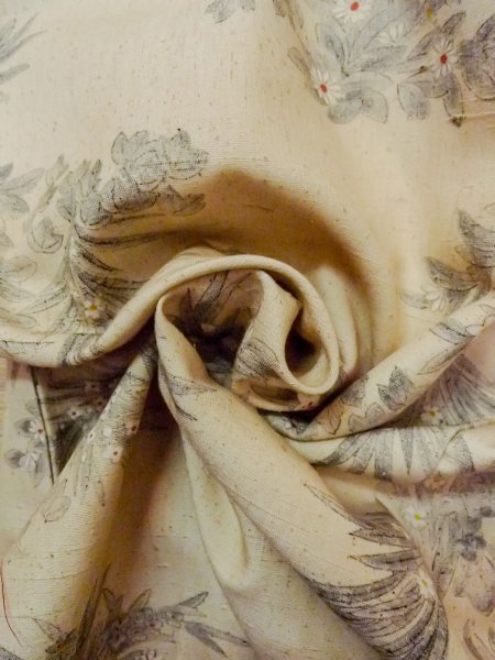 画像12: N1015A 女性用紬  シルク（正絹） アイボリー, 花 【中古】【USED】【リサイクル】 ★★★☆☆【N1015A】 (12)
