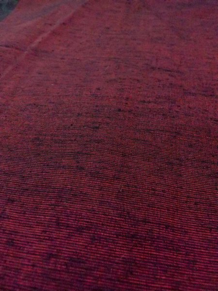 画像8: N1015F 女性用紬  シルク（正絹） 深いえんじ, 唐草 【中古】【USED】【リサイクル】 ★★★☆☆【N1015F】 (8)