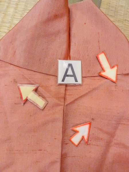 画像14: N1015G 女性用紬  シルク（正絹） 淡い珊瑚色, ききょう 【中古】【USED】【リサイクル】 ★★★☆☆【N1015G】 (14)