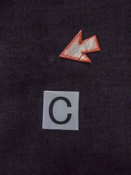 画像16: N1015H 女性用紬 石下結城紬 シルク（正絹） 黒, 唐花 【中古】【USED】【リサイクル】 ★★☆☆☆【N1015H】 (16)