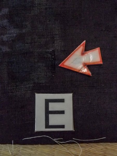 画像18: N1015H 女性用紬 石下結城紬 シルク（正絹） 黒, 唐花 【中古】【USED】【リサイクル】 ★★☆☆☆【N1015H】 (18)