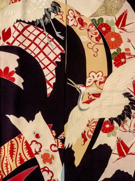 画像9: N1015J 昭和初期ごろ。アンティーク品。女性用打掛  シルク（正絹） 黒, 桜 【中古】【USED】【リサイクル】 ★★★☆☆【N1015J】 (9)