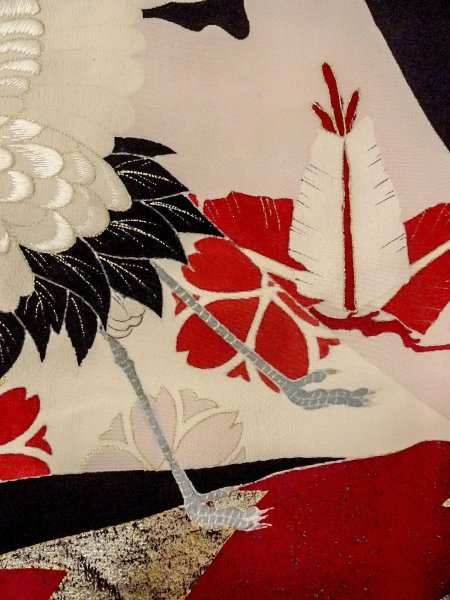 画像20: N1015J 昭和初期ごろ。アンティーク品。女性用打掛  シルク（正絹） 黒, 桜 【中古】【USED】【リサイクル】 ★★★☆☆【N1015J】 (20)