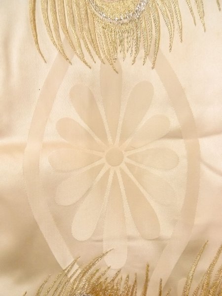 画像20: N1015L 女性用打掛  シルク（正絹） 光沢のある白, 孔雀 【中古】【USED】【リサイクル】 ★★★☆☆【N1015L】 (20)