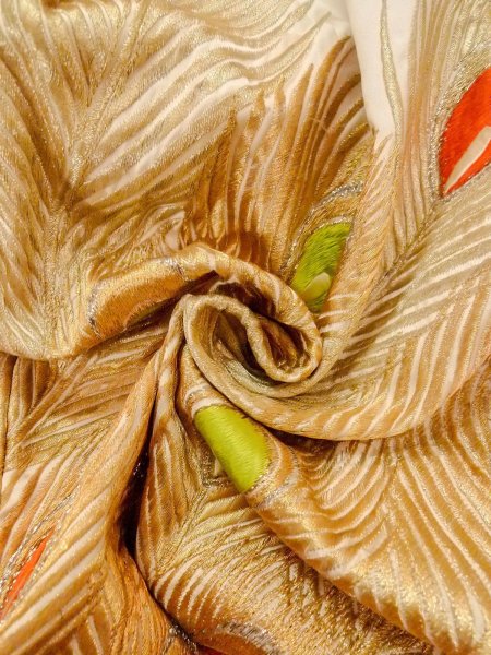 画像31: N1015L 女性用打掛  シルク（正絹） 光沢のある白, 孔雀 【中古】【USED】【リサイクル】 ★★★☆☆【N1015L】 (31)