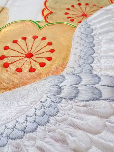 画像18: N1015N 女性用打掛  シルク（正絹） 鮮やか赤色, 梅 【中古】【USED】【リサイクル】 ★★★☆☆【N1015N】 (18)