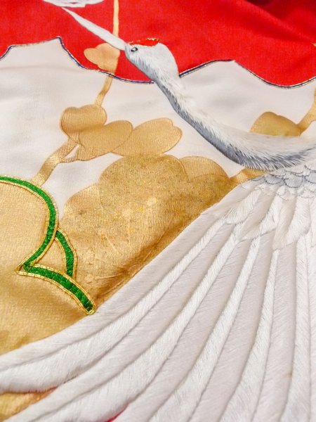 画像23: N1015N 女性用打掛  シルク（正絹） 鮮やか赤色, 梅 【中古】【USED】【リサイクル】 ★★★☆☆【N1015N】 (23)