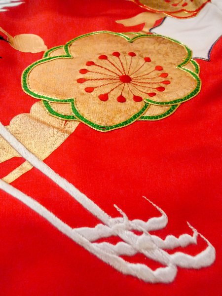 画像25: N1015N 女性用打掛  シルク（正絹） 鮮やか赤色, 梅 【中古】【USED】【リサイクル】 ★★★☆☆【N1015N】 (25)