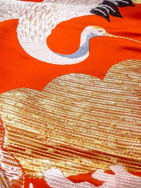 画像28: N1015P 女性用打掛  シルク（正絹） 鮮やか橙色, 松/松葉 【中古】【USED】【リサイクル】 ★★★☆☆【N1015P】 (28)
