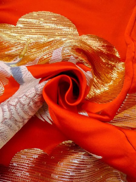 画像30: N1015P 女性用打掛  シルク（正絹） 鮮やか橙色, 松/松葉 【中古】【USED】【リサイクル】 ★★★☆☆【N1015P】 (30)