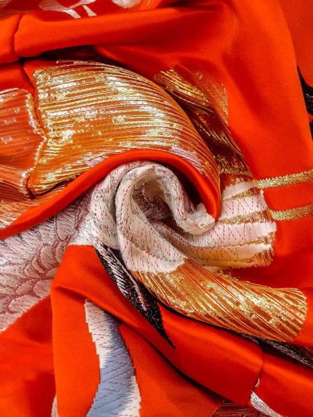 画像31: N1015P 女性用打掛  シルク（正絹） 鮮やか橙色, 松/松葉 【中古】【USED】【リサイクル】 ★★★☆☆【N1015P】 (31)