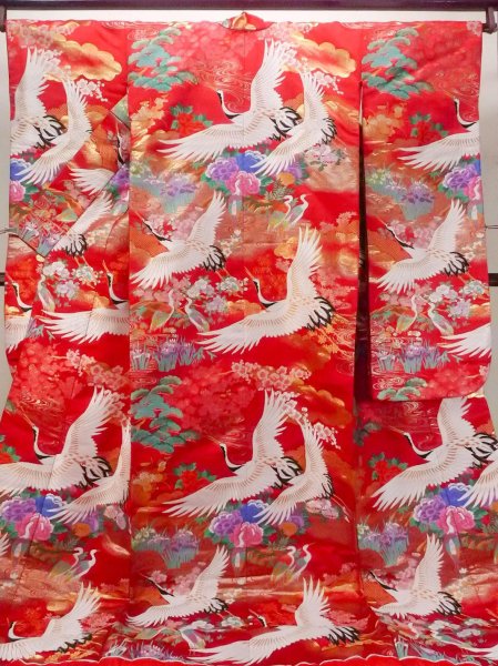 画像1: N1015Q 女性用打掛  シルク（正絹） 鮮やか赤色, あやめ 【中古】【USED】【リサイクル】 ★★★☆☆【N1015Q】 (1)