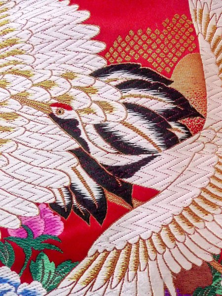 画像11: N1015Q 女性用打掛  シルク（正絹） 鮮やか赤色, あやめ 【中古】【USED】【リサイクル】 ★★★☆☆【N1015Q】 (11)