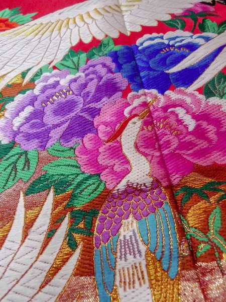 画像24: N1015Q 女性用打掛  シルク（正絹） 鮮やか赤色, あやめ 【中古】【USED】【リサイクル】 ★★★☆☆【N1015Q】 (24)