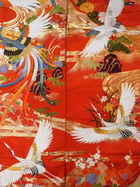 画像8: N1015R 女性用打掛  シルク（正絹） 光沢のある赤色, 桜 【中古】【USED】【リサイクル】 ★★★☆☆【N1015R】 (8)