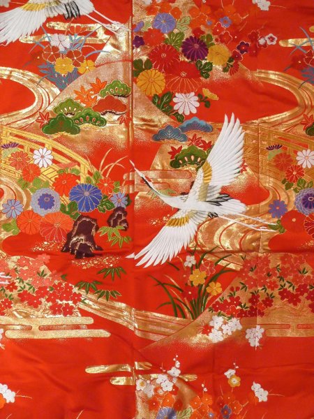 画像10: N1015R 女性用打掛  シルク（正絹） 光沢のある赤色, 桜 【中古】【USED】【リサイクル】 ★★★☆☆【N1015R】 (10)