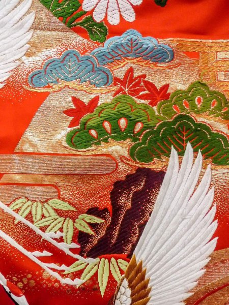 画像14: N1015R 女性用打掛  シルク（正絹） 光沢のある赤色, 桜 【中古】【USED】【リサイクル】 ★★★☆☆【N1015R】 (14)