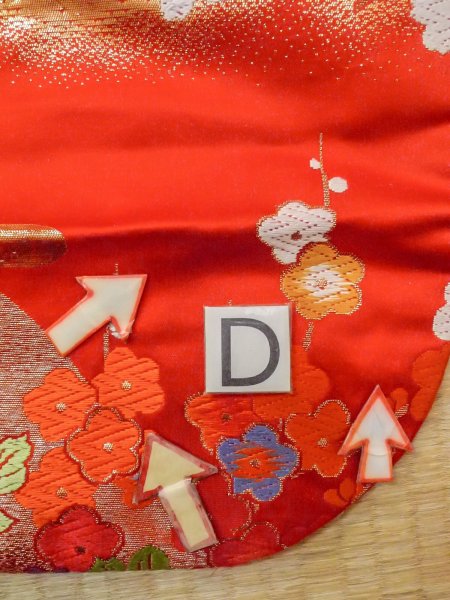 画像37: N1015R 女性用打掛  シルク（正絹） 光沢のある赤色, 桜 【中古】【USED】【リサイクル】 ★★★☆☆【N1015R】 (37)