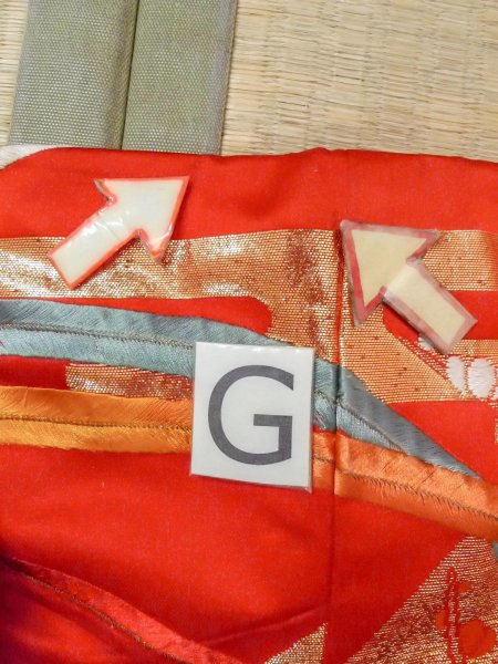 画像40: N1015R 女性用打掛  シルク（正絹） 光沢のある赤色, 桜 【中古】【USED】【リサイクル】 ★★★☆☆【N1015R】 (40)