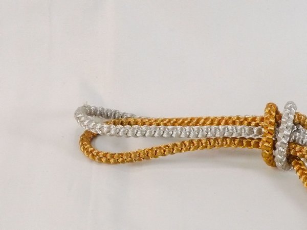 画像2: N1023XI 帯締め 女性用着物 シルク(正絹)  光沢のある 金色  光沢のある【中古】 【USED】 【リサイクル】 ★★★☆☆ (2)