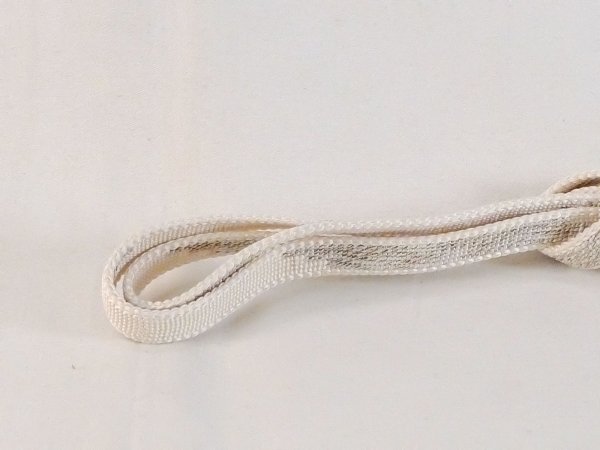 画像2: N1023XO 帯締め 女性用着物 シルク(正絹)  薄い 白 抽象的模様 【中古】 【USED】 【リサイクル】 ★★★★☆ (2)